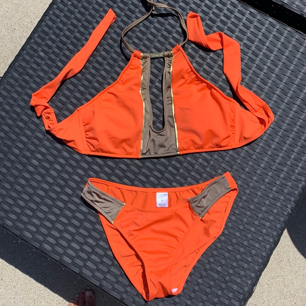 Venus bikini
